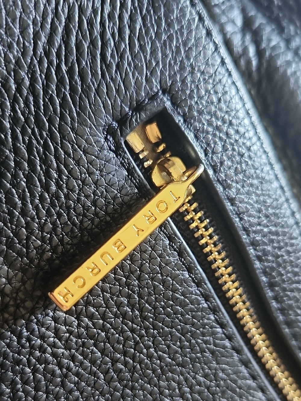 Tory Burch Reva Black Pebbled Leather Crossbody Clutch - Picture 4 of 8